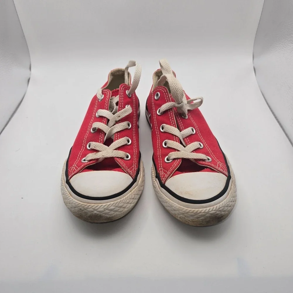 Converse All Star Youth Kids Size 2 Shoes Red Low Top Chuck Taylor Lace Up